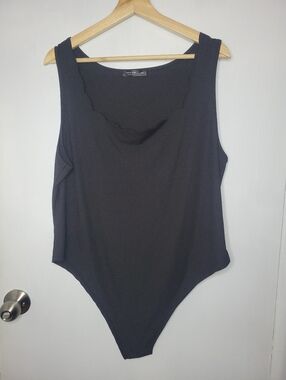 Black Ribbed Scallop Neck Leotard Bodysuit